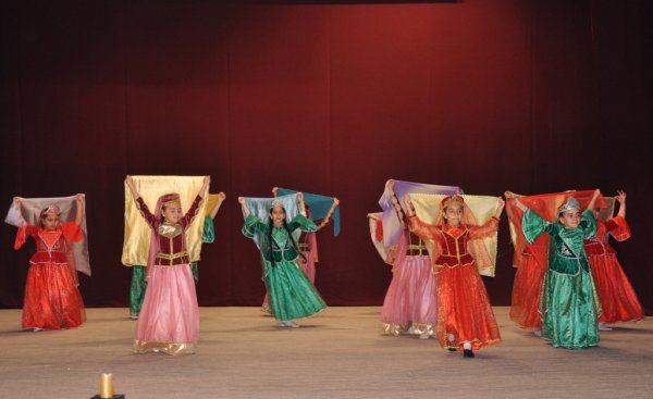 Abşeronda “Alovlu Qafqaz” III Uşaq–Gənclərin Folklor Rəqs və Yaradıcılıq Festivalı keçirilib Abşeronda “Alovlu Qafqaz” III Uşaq–Gənclərin Folklor Rəqs və Yaradıcılıq Festivalı keçirilib