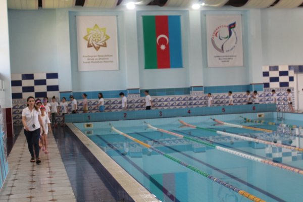 Sumqayıta üzgüçülər qalib adı uğrunda yarışdılar - FOTO