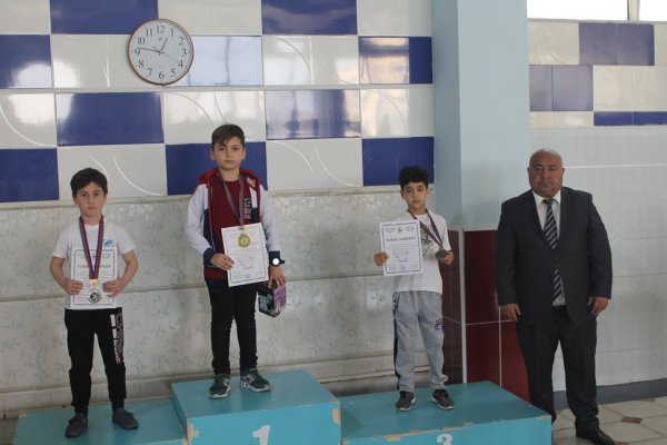Sumqayıta üzgüçülər qalib adı uğrunda yarışdılar - FOTO