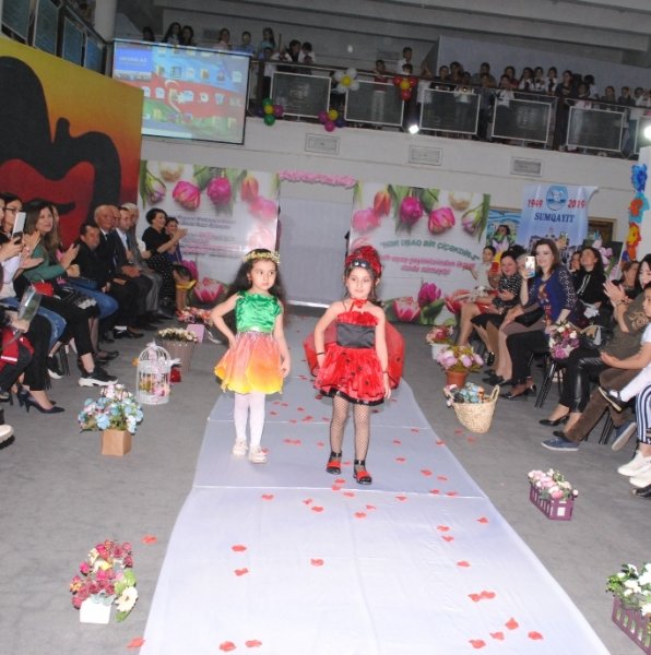 Sumqayıtda uşaq geyimlərindən ibarət moda nümayişi keçirilib - FOTOLAR