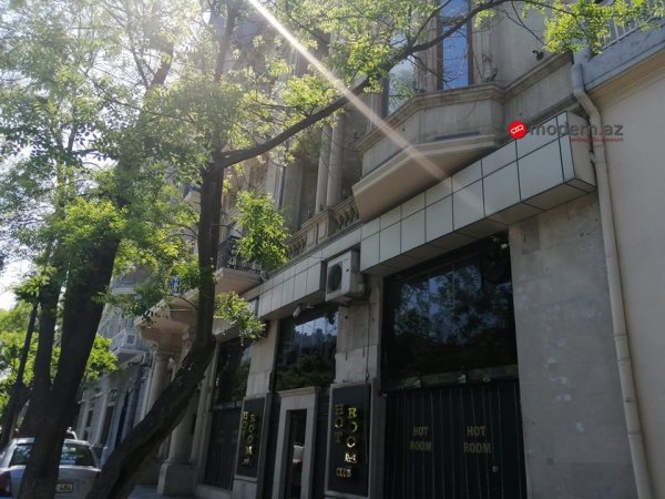 Hacıbala Abutalıbovun bağlatdırdığı kafe gecə klubu kimi fəaliyyətə başladı-FOTO