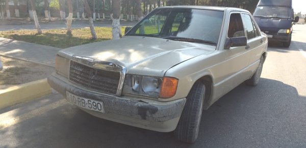 Sumqayıtda qəza: xəsarət alanlar var - FOTO