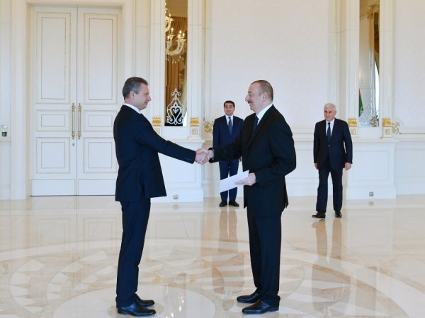 Prezident yeni səfiri qəbul etdi - FOTOLAR