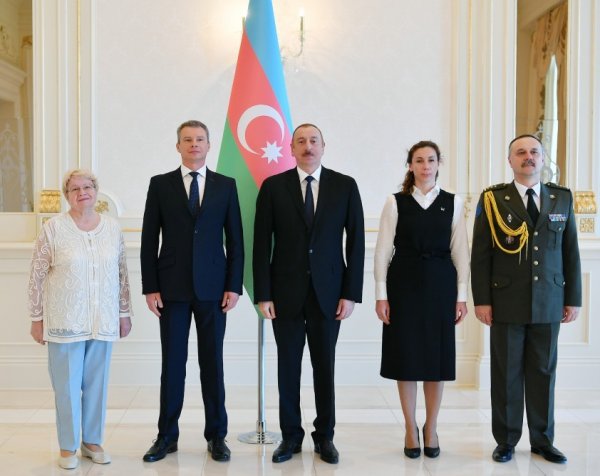 Prezident yeni səfiri qəbul etdi - FOTOLAR