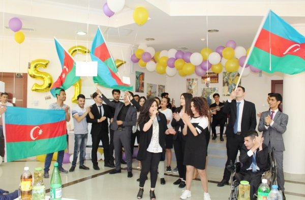 Sumqayıtda könüllü gənclər təltif edildi - FOTO