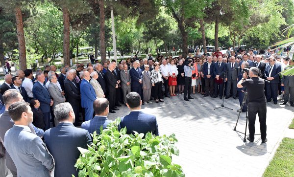 Sumqayıtda kimyaçı Zamin Hüseynovun xatirəsi əbədiləşdirilib – FOTOLAR