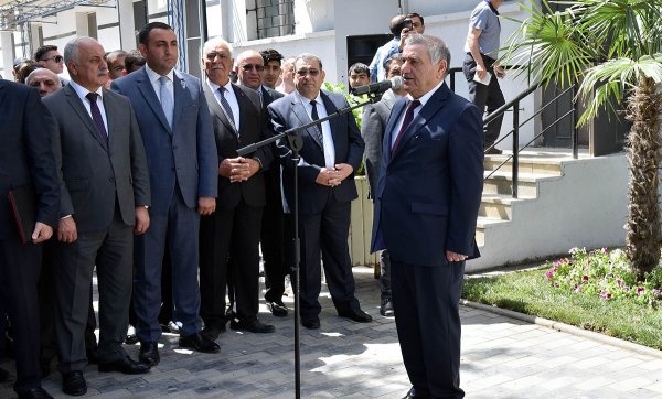 Sumqayıtda kimyaçı Zamin Hüseynovun xatirəsi əbədiləşdirilib – FOTOLAR