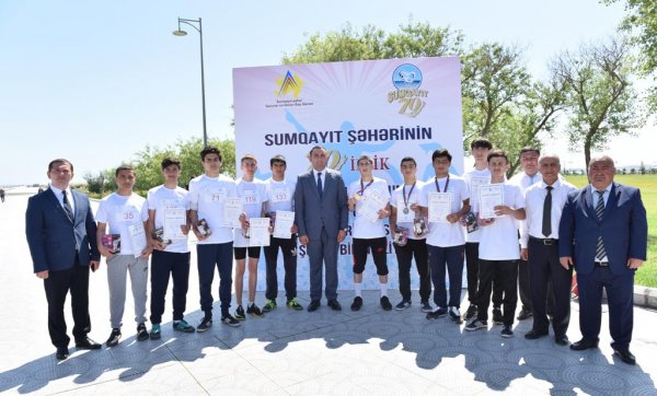 Sumqayıtda 150 şagird qaçdı - FOTO