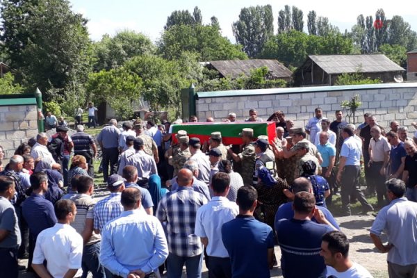 Azərbaycan Ordusunun şəhid olan mayoru ilə vida mərasimi keçirilir - FOTO