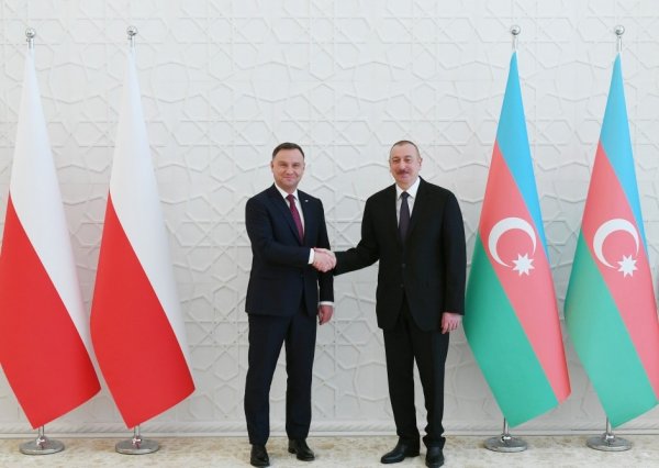 İlham Əliyev Polşa prezidentini belə qarşıladı - FOTOLAR