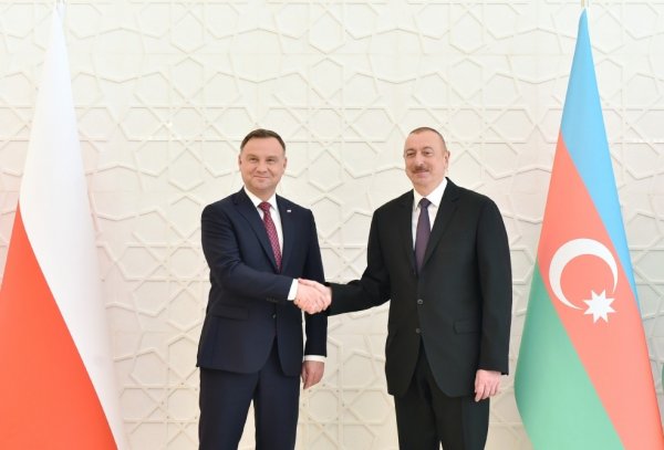 İlham Əliyev Polşa prezidentini belə qarşıladı - FOTOLAR