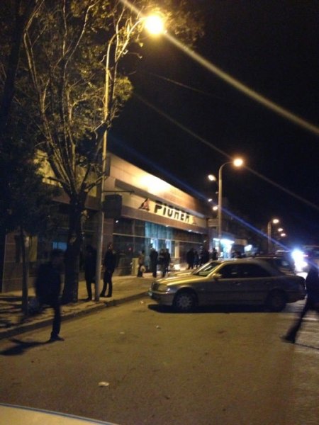 Sumqayıtın məşhur marketində yanğın: işçilər və alıcılar təxliyyə edildi -FOTO