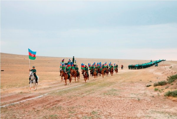 Azərbaycanda 5 km 100 m uzunluqda dövlət bayrağı hazırlanıb