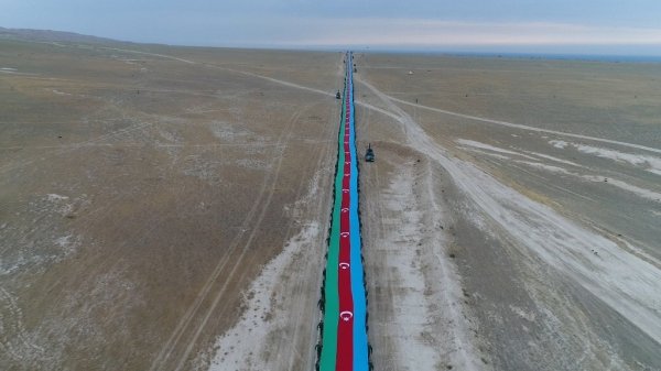 Azərbaycanda 5 km 100 m uzunluqda dövlət bayrağı hazırlanıb