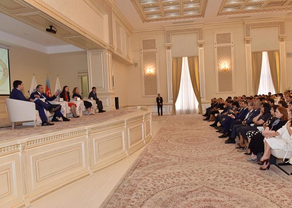 Sumqayıtda “Dayanıqlı inkişaf məqsədləri gənclər üçün” mövzusunda konfrans keçirilib - FOTOLAR