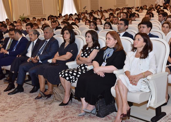 Sumqayıtda “Dayanıqlı inkişaf məqsədləri gənclər üçün” mövzusunda konfrans keçirilib - FOTOLAR
