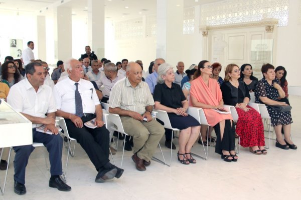 Sumqayıt yazarları haqda mühüm kitab – Foto