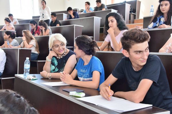 Sumqayıtda imtahanların gedişi yoxlanıldı  -FOTOLAR