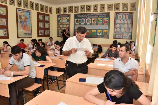 Sumqayıtda imtahanların gedişi yoxlanıldı  -FOTOLAR