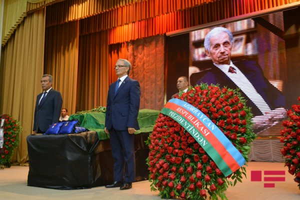 Şirməmməd Hüseynov dəfn olunub - FOTOLAR Şirməmməd Hüseynov dəfn olunub - FOTOLAR