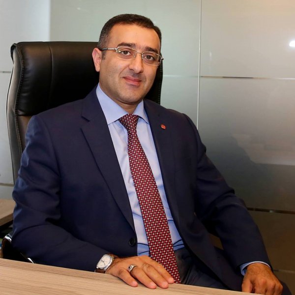 Sumqayıtda jurnalistin avtomobilini bu hala saldılar - FOTO