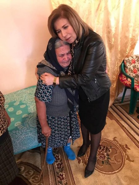 Bahar Muradova şəhid ailəsinin evinə ayaqqabı ilə girib? - AÇIQLAMA (FOTO)