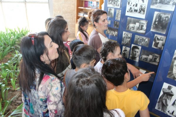 Sumqayıtın mədəniyyət işçiləri Xızıda Cəfər Cabbarlının 120 illik yubileyini qeyd ediblər -FOTOLAR Sumqayıtın mədəniyyət işçiləri Xızıda Cəfər Cabbarlının 120 illik yubileyini qeyd ediblər -FOTOLAR