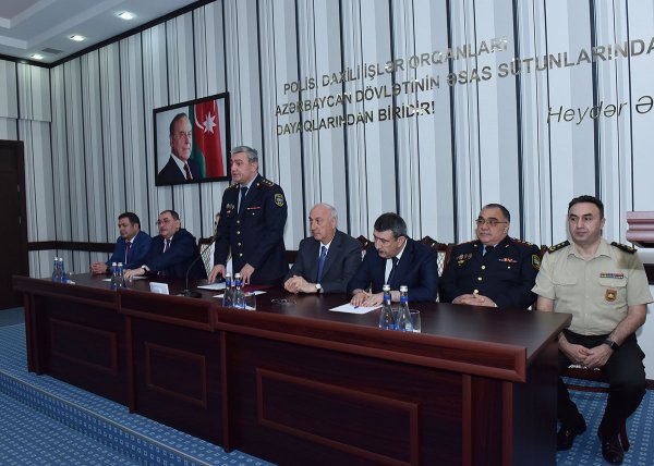 Zakir Fərəcov  polislərə fəxri fərman və pul mükafatı verdi -FOTOLAR