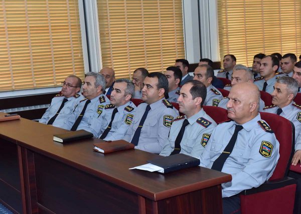 Zakir Fərəcov  polislərə fəxri fərman və pul mükafatı verdi -FOTOLAR