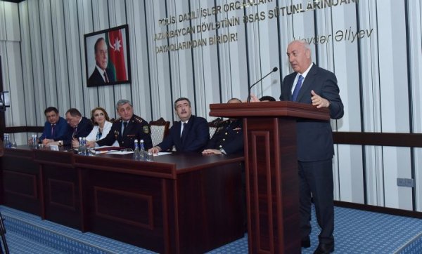 Zakir Fərəcov  polislərə fəxri fərman və pul mükafatı verdi -FOTOLAR