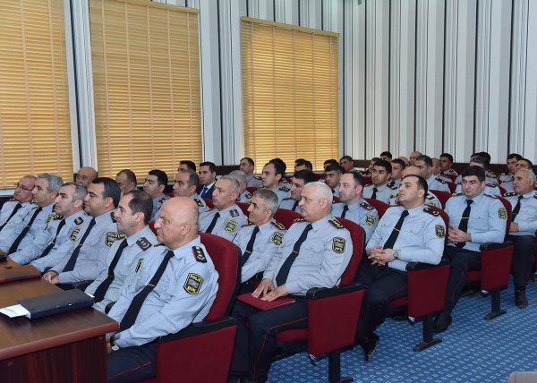 Zakir Fərəcov  polislərə fəxri fərman və pul mükafatı verdi -FOTOLAR