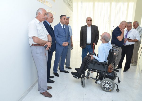 Tahir Mirkişili Sumqayıtda əlilliyi olan sahibkarlarla görüş keçirdi-FOTOLAR