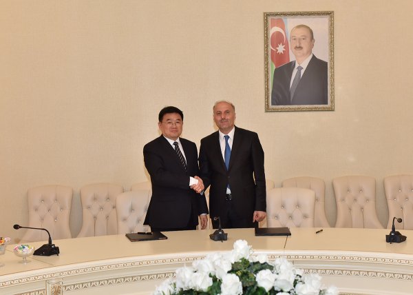 Sumqayıt Çinin Sian şəhəri ilə dostlaşır: protokol imzalandı - FOTOLAR Sumqayıt Çinin Sian şəhəri ilə dostlaşır: protokol imzalandı - FOTOLAR