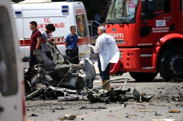 Türkiyədə terror törədildi: Ölənlər və yaralılar var (FOTOLAR)