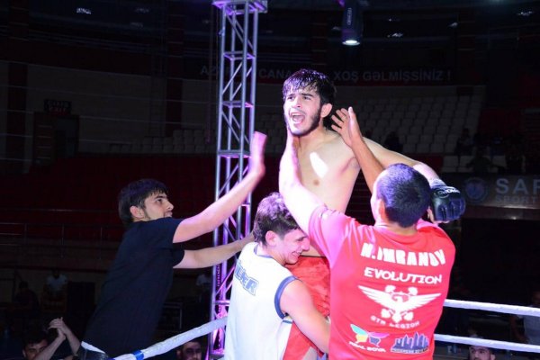 Azərbaycanlı idmançı qələbəsini aprel şəhidinə həsr etdi -FOTO