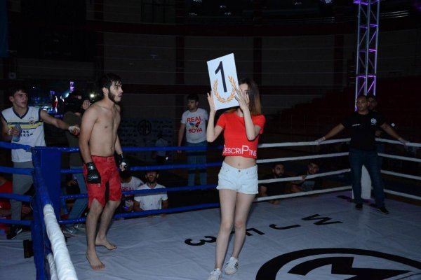Azərbaycanlı idmançı qələbəsini aprel şəhidinə həsr etdi -FOTO