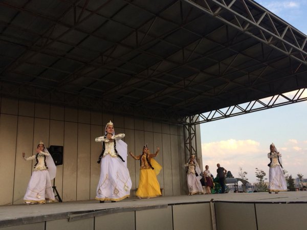Sumqayıt bulvarında “Dostluq” mədəniyyət evi və “Gənclik” klubu konsert proqramı təşkil edib - FOTOLAR