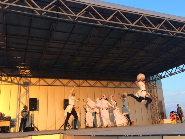 Sumqayıt bulvarında “Dostluq” mədəniyyət evi və “Gənclik” klubu konsert proqramı təşkil edib - FOTOLAR