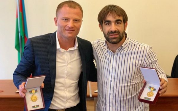 İlham Əliyev idmançıları təltif etdi - FOTO