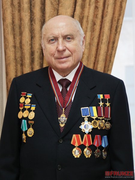 Ulu öndərin Vətəninə və xalqına olan böyük məhəbbətinin bizlərə məlum olmayan, gizli qalmış təzahürləri Ulu öndərin Vətəninə və xalqına olan böyük məhəbbətinin bizlərə məlum olmayan, gizli qalmış təzahürləri