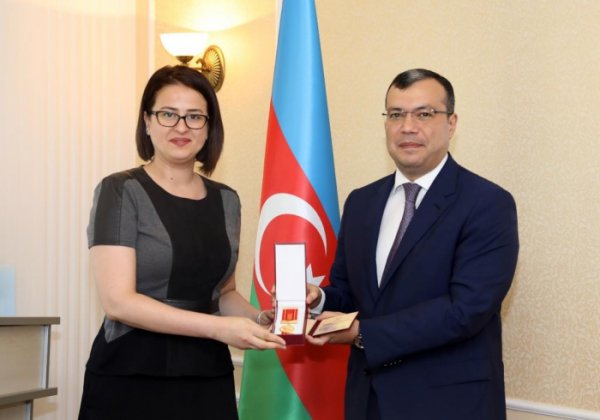 Nazir təltif olunan əməkdaşlara medal təqdim edib