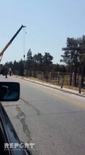 Sumqayıt yolunda yük maşını aşdı -FOTO