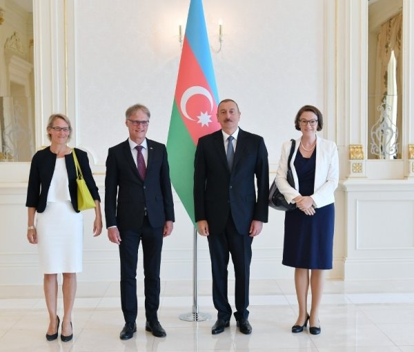 İlham Əliyev səfirin etimadnaməsini qəbul etdi - FOTO