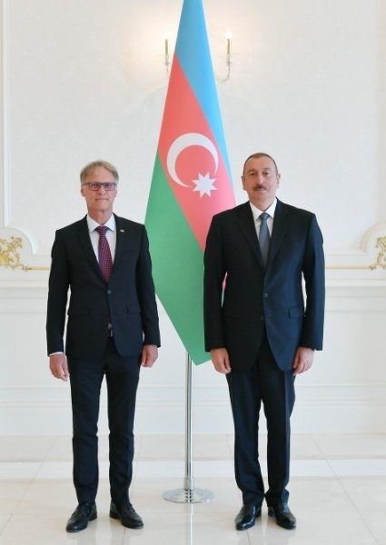 İlham Əliyev səfirin etimadnaməsini qəbul etdi - FOTO