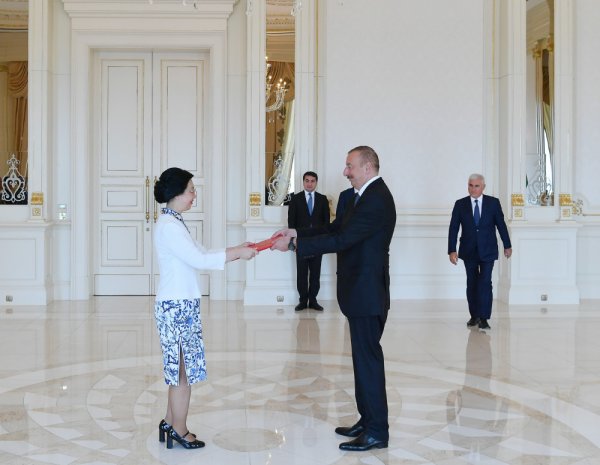 Prezident Çinin yeni səfirinin etimadnaməsini qəbul etdi