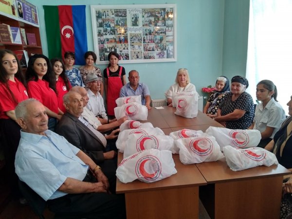 Sumqayıtda “Sevgiylə paylaşaq” adlı xeyriyyə tədbiri keçirilib - FOTOLAR