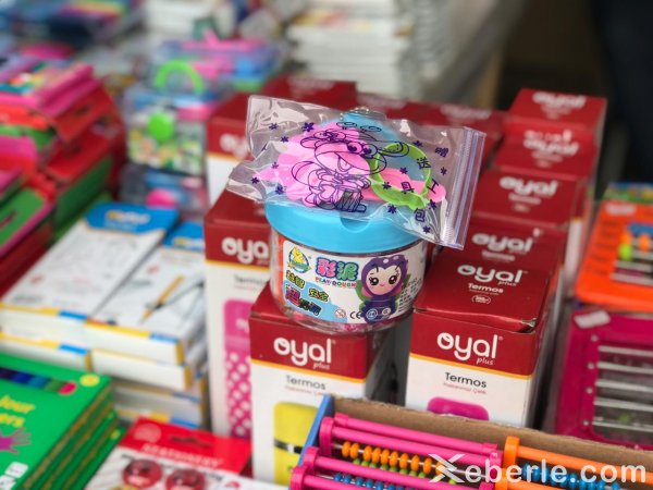 Sumqayıtda ucuz və keyfiyyətli məktəbli ləvazimatları bu ünvanda - FOTOLAR