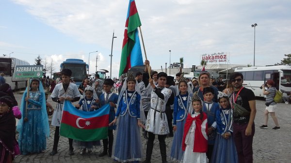 Sumqayıt Regional Mədəniyyət İdarəsinin kollektivi Türkiyədə keçirilən festivallarda ölkəmizi uğurla təmsil edib - FOTOLAR