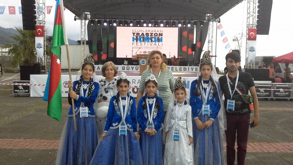 Sumqayıt Regional Mədəniyyət İdarəsinin kollektivi Türkiyədə keçirilən festivallarda ölkəmizi uğurla təmsil edib - FOTOLAR