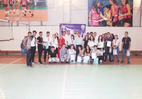 Sumqayıtda könüllü gənclərin voleybol yarışı keçirilib - FOTOLAR
